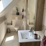 Проживание в семье Jasmin House *
