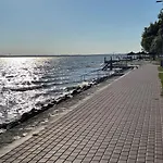 Проживание в семье Jasmin House *