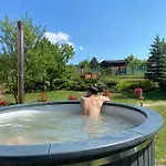 Проживание в семье Jasmin House *