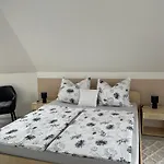 Проживание в семье Jasmin House Вонярцвашхедь