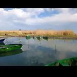 Проживание в семье Jasmin House *