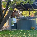 Проживание в семье Jasmin House