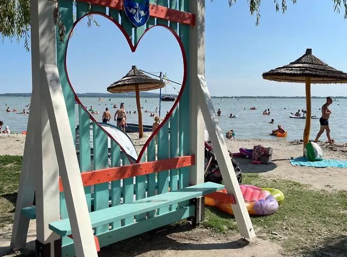 Homestay Jasmin House Vonyarcvashegy